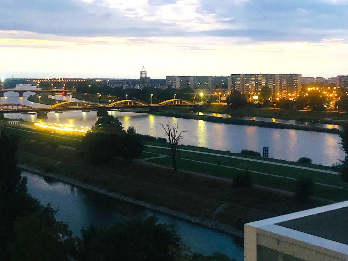 Apartament Z Tarasem I Widokiem Na Odre 브로츠와프 외부 사진